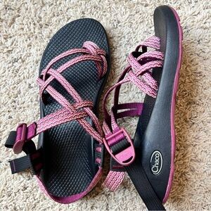 Chaco woman’s ZX2 classic sandal, pink and purple EUC like new hiking sandal 8